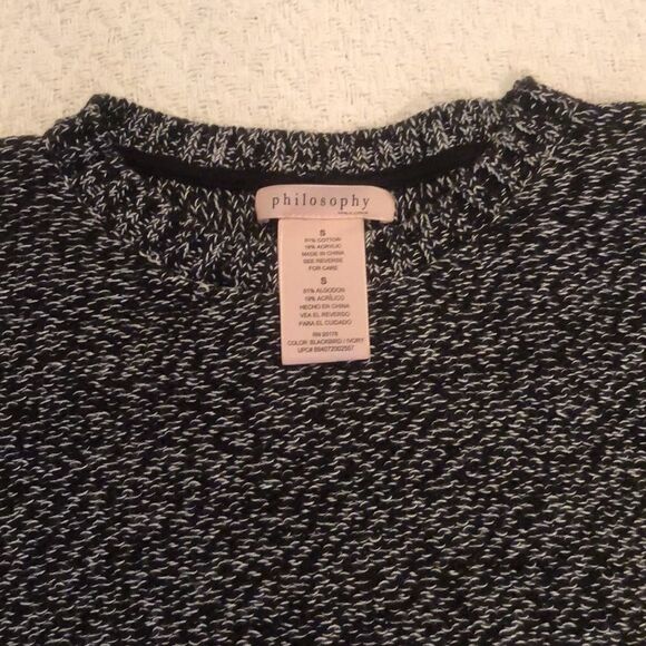 Philosophy sweater, shorter in the front, longer in back. Small - Picture 5 of 10